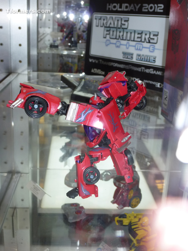 San Diego Comic Con Exclusive Terrocon Cliffjumper  (33 of 103)